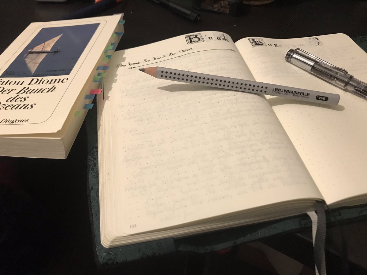 nirrean's tweet image. Letzte Etappe #DistantReading Runde 1. Morgen haben wir unsere Abschlussrunde zum „Bauch des Ozeans“. Falls ich das noch nicht deutlich gemacht habe: ich möchte dieses Buch jedem empfehlen, der sich ein Buch empfehlen lassen möchte! Fatou Diome schreibt wunderbar. #frauenlesen