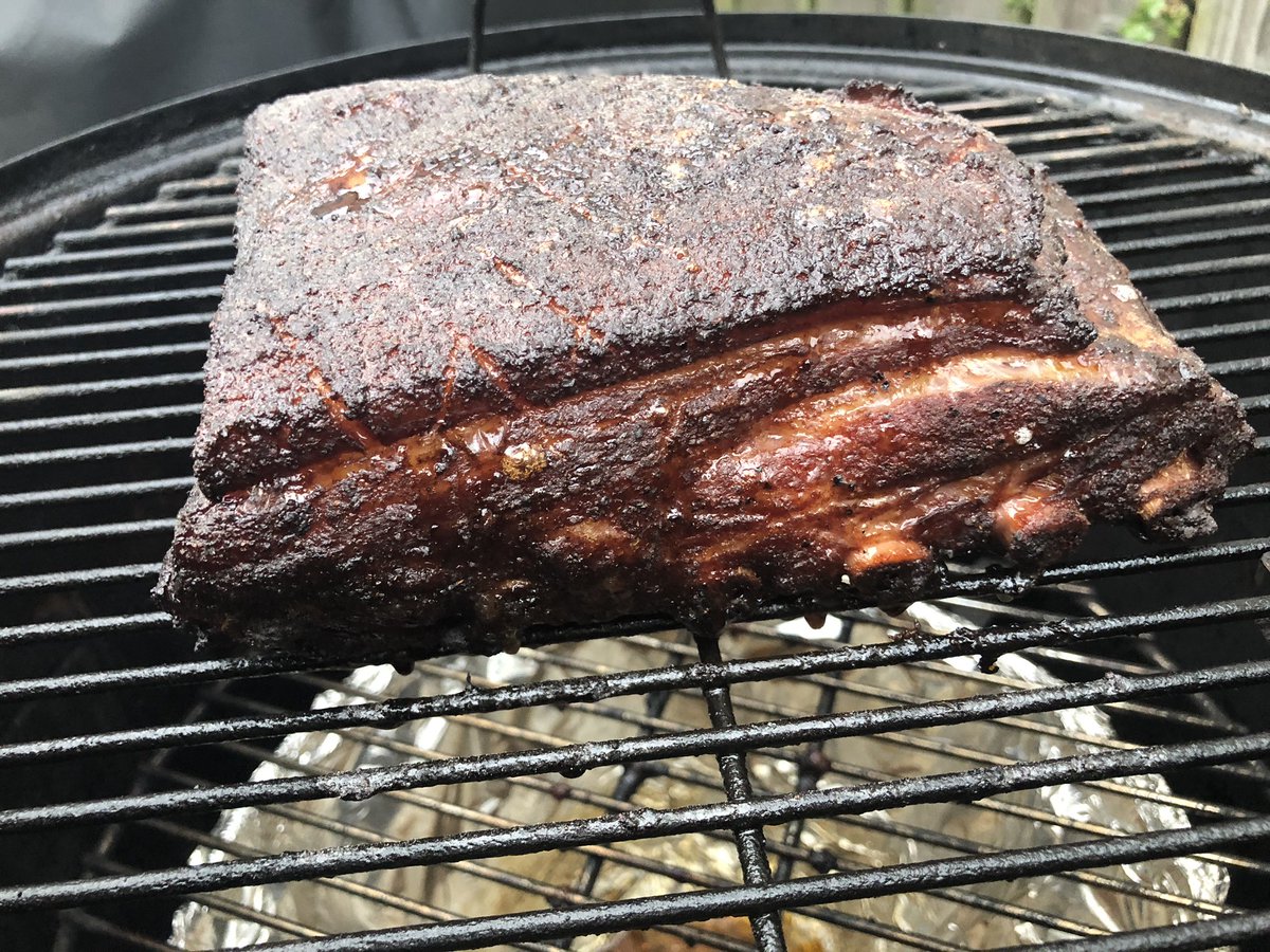 First attempt at <a href="/MeatMerchantMoi/">The Meat Merchant</a> bacon ribs. Wee sprinkle of <a href="/OakridgeBBQ/">Oakridge BBQ</a> Dominator, again a first, on a ‘borrowed’ @Weberbarbecues WSM from @Belfast_BBQ Result!