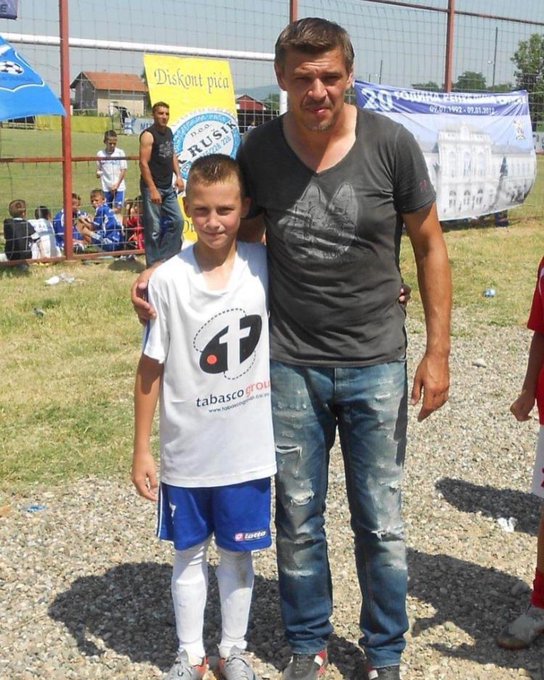 Погледај слику на Твитеру
