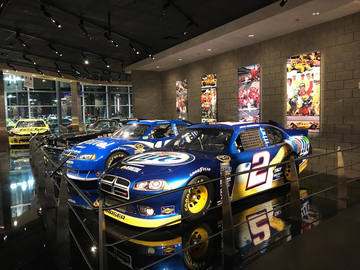 GP_MagazineNL's tweet photo. Pareltjes in het Penske Racing Museum in Phoenix, Arizona. https://t.co/g52bsFn0Tt