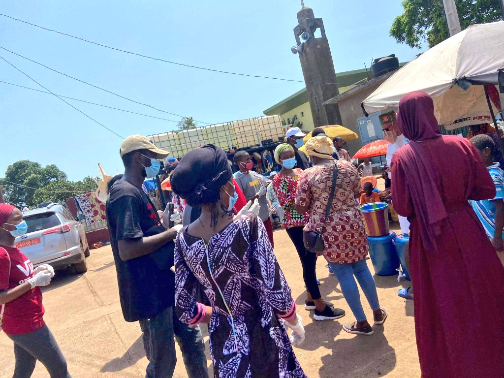 ChildrenNeedHel's tweet photo. Si nous arrivons à aider nos quartiers, nos villages, pourquoi pas nos communes? Nos préfectures? Nos villes?
#ChildrenNeedHelp
#CNH
@LaTeam224
@LamineGUIRASSY
@224TwiitterUp
@UNICEF_FR https://t.co/RUGbrbbjg3