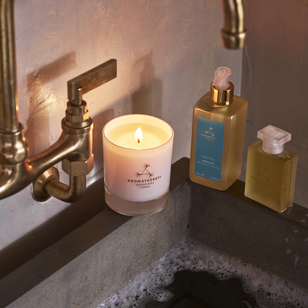 AromaAssocUSA's tweet photo. Make the most of your time at home by creating a #wellbeing ritual that makes you feel like you just left the #spa 💆

25% off all $150 orders with code TAKECARE ends tomorrow! https://t.co/NVr5FiOqtX