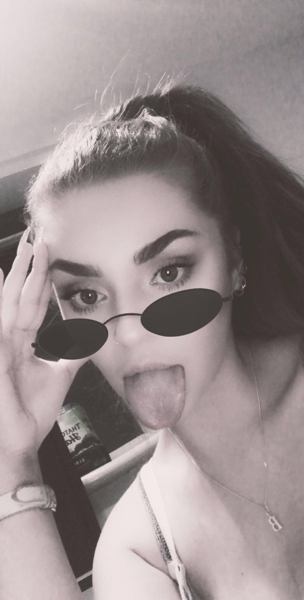 brooke_larvan's tweet photo. 🤍🖤 https://t.co/HACC9MARYD