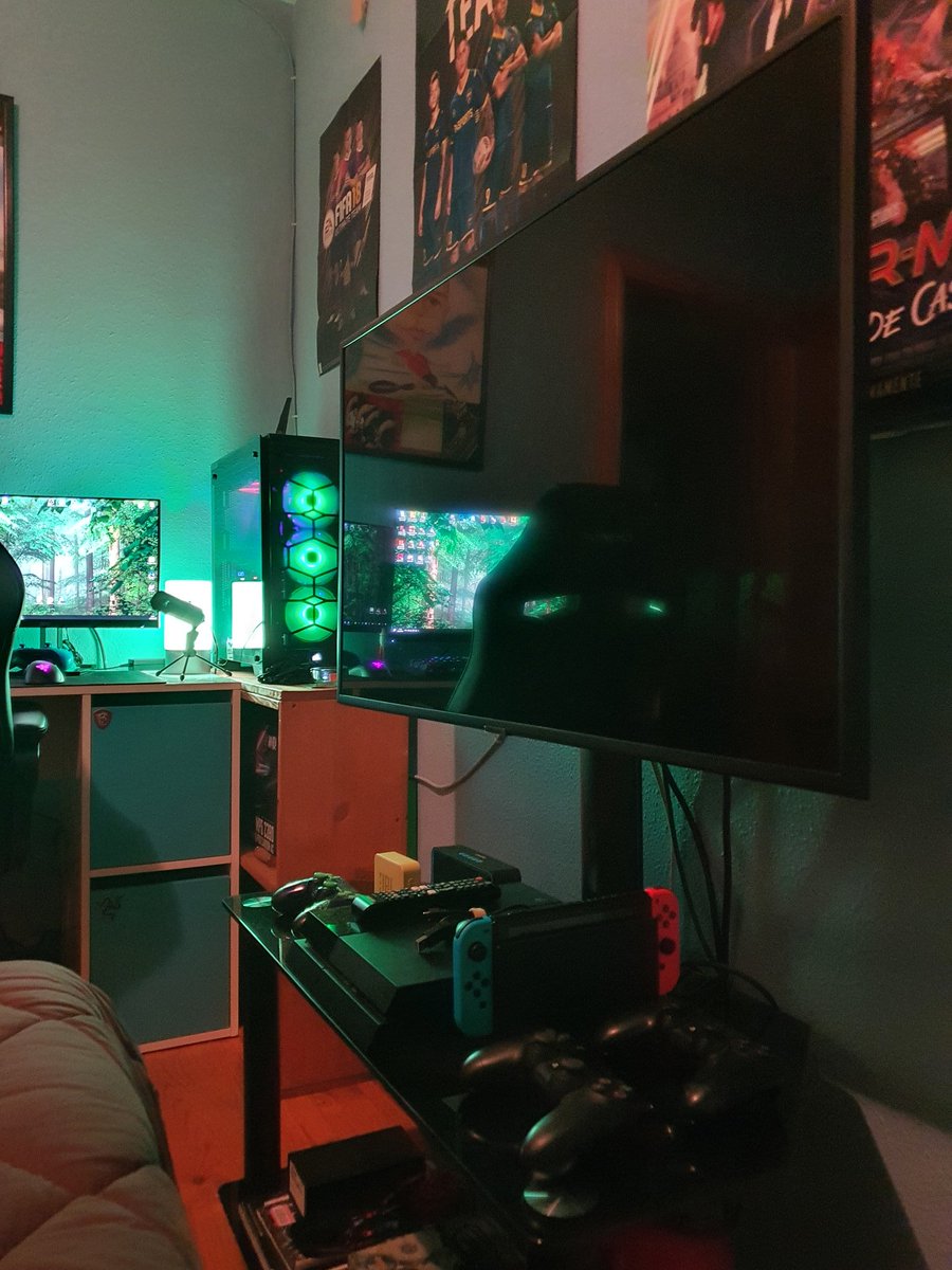 jandro1998's tweet image. Ha costado su tiempo conseguirlo pero por fin tengo mi rinconcillo, bastante orgulloso la verdad #SetupRubius