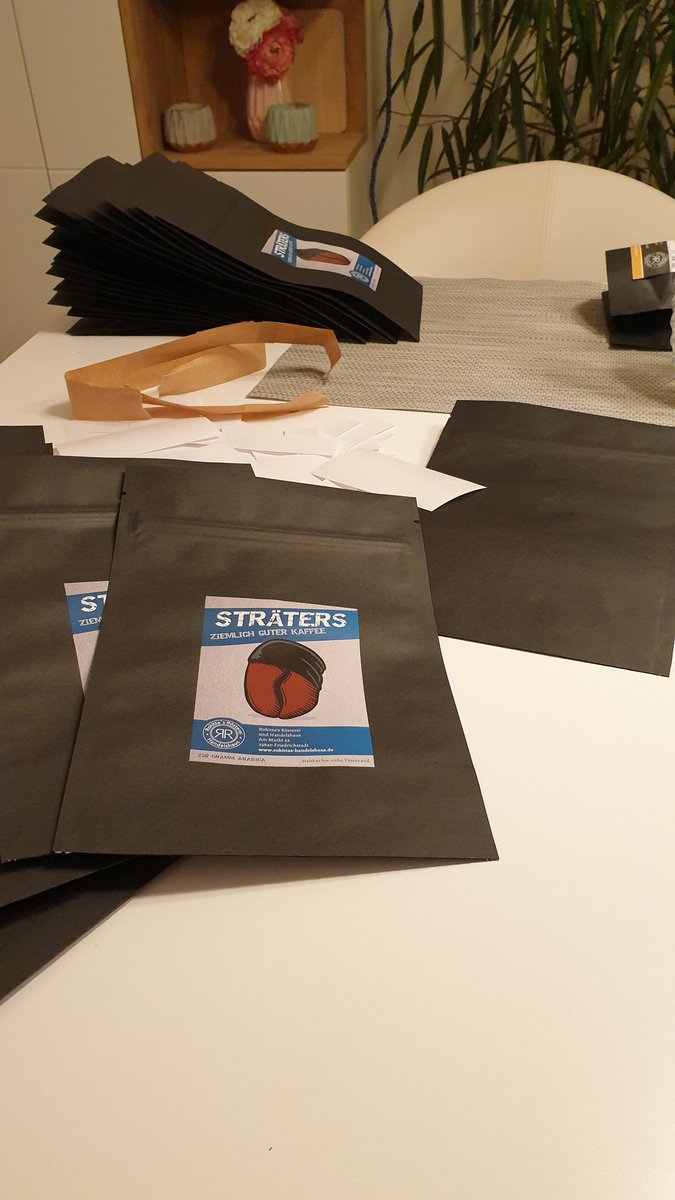 RokittaR's tweet photo. Wir arbeiten auch am Wochenende damit ihr ganz schnell STRÄTERS ziemlich guten Kaffee bekommt @TStraeter44149 #kaffee #arbeiten #handcrafted #coffeetime #wirgebenalles #rokittas https://t.co/z5pBFYo1x1