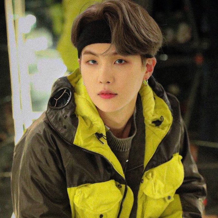 jiminthread's tweet photo. Yoongi wearing headbands; Thread https://t.co/HcCBzy9gY9
