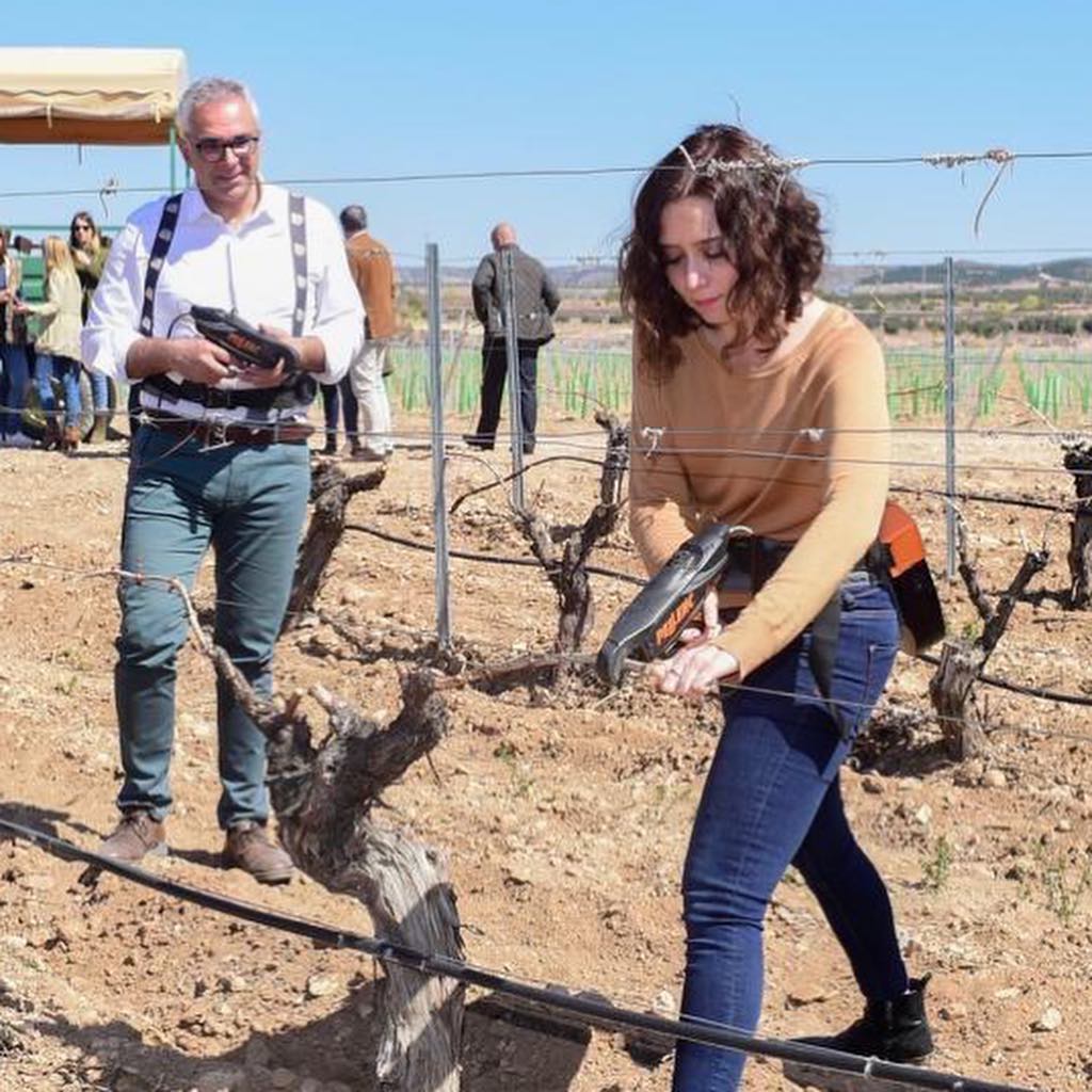 Día 63.  #EstadoDeAlarmaEl campo no descansa ni en fin de semana. Hoy es un buen día para recordar a trabajadores de actividades esenciales como puede ser la agricultura.