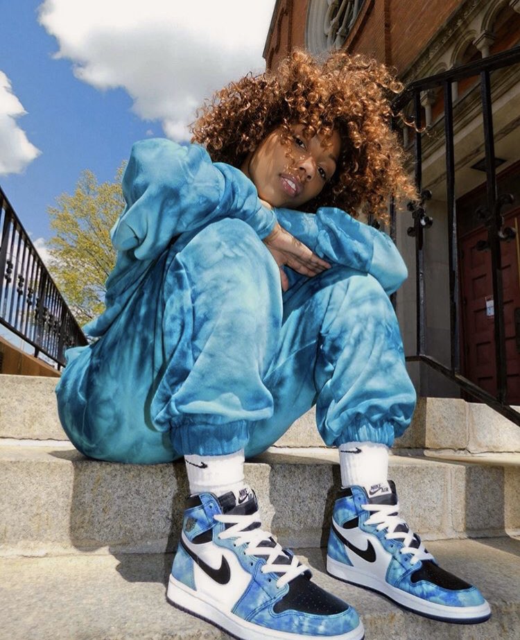 sultrymoods's tweet photo. AJ1 💧 https://t.co/Z8SHZNhvNy
