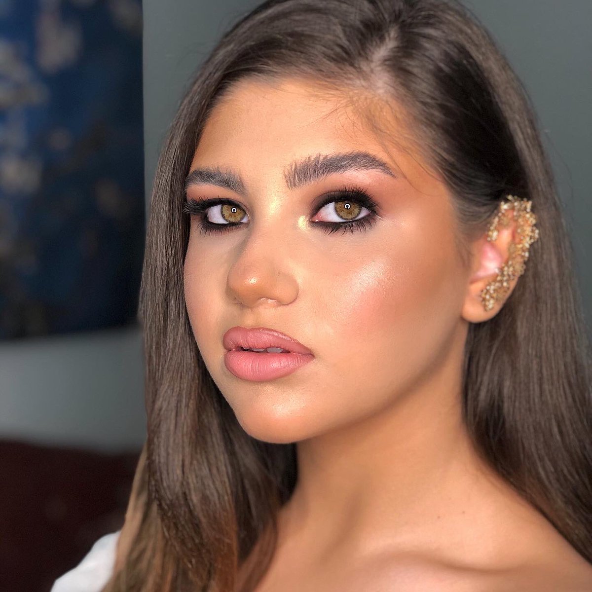 stoicadidi's tweet photo. but the glow tho #romanianmua #makeupartist #contouring #hollywoodglam https://t.co/jso19ZChZA