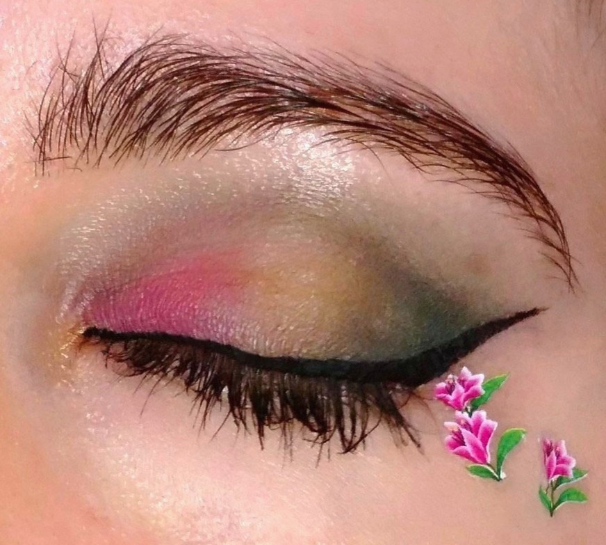 Diana_Diix's tweet photo. Maquillaje primaveral 🌷🌼 de fantasía #maquillajeencasa #makeupathome #youaretheprincess #catrice #essence #misscop #maquillajeprimaveral #maquillajedefantasia #pegatinasalagua #flores https://t.co/pa4T2s7fKq