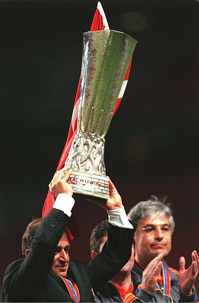 forzacimbom's tweet photo. ve Türkiye'de hiçbir takım Galatasaray olamadı... 

 #17Mayıs2000 https://t.co/Bwx0INh4QQ