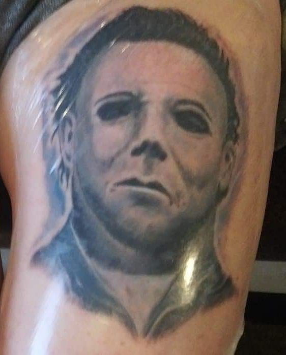 DonlonMia's tweet photo. @jamieleecurtis My favorite tattoo...#Halloween  #MichaelMyers #originalhalloween1978 https://t.co/lVqst8tojc