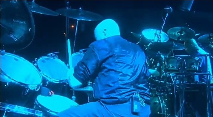 Ro_Drynamo's tweet photo. La hora del Drums Duet ๐ฅ
Que empieza en los Banquillo para pasar a las batacas
Phil Collins en el set Gretsch negro
Chester Thompson Set DW
#GenesisFilmFestival
#wheninromeathome https://t.co/BVzkl3RLBG