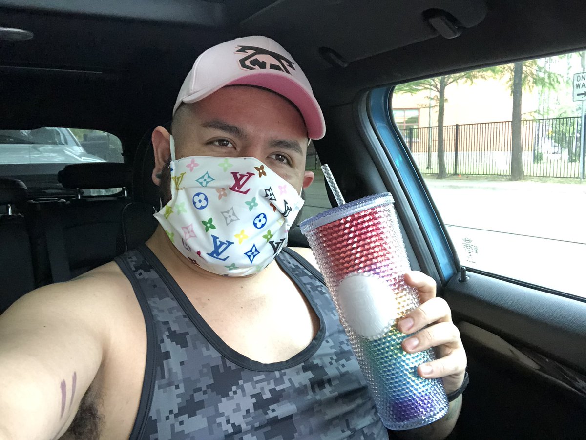 BeefPhorrito's tweet photo. Rocking my pink @nastypig hat I was able to get me a #2020PrideStarbucksCup @starbucks #pride #bluenPink #icing #ibear #ibeard #bearsofinstagram #bearscubsandbeards #cubsofinstagram #beardsofinstagram #coloredhair #hairstyle #fun #dallascub #chicagocub #bearweek360 #harleyquinn https://t.co/2BDVKpK5KT