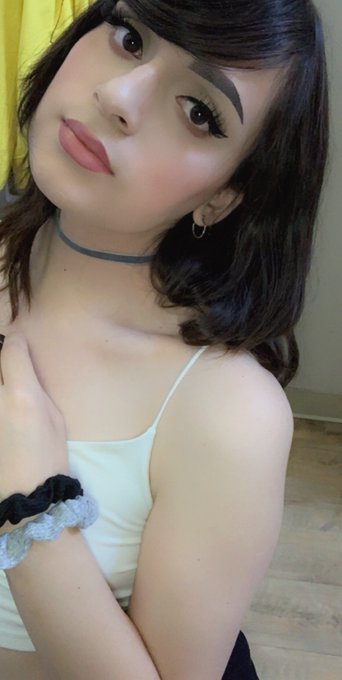 1 pic. Fucking myself with my dildo in my dorm room while my roomie is out ? Video will be on my Onlyfans