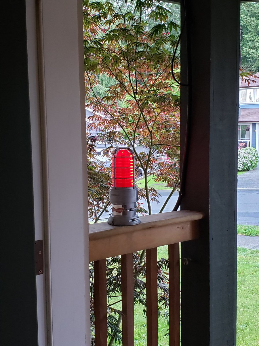 trevorhaggard's tweet photo. 7PM on the dot! #Thankyou #BudRedLight https://t.co/YPG3zOrL0D
