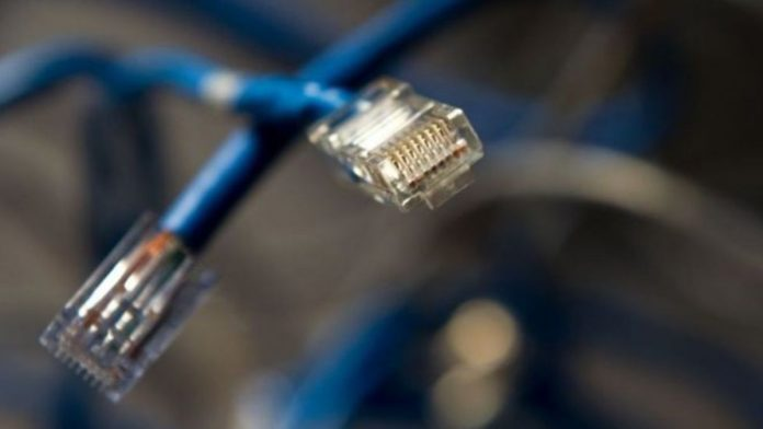 ElNacionalWeb's tweet photo. Reparación de cable submarino afectará el servicio de Internet este domingo https://t.co/5YGVkFdsRP  https://t.co/rP5sDrhCye