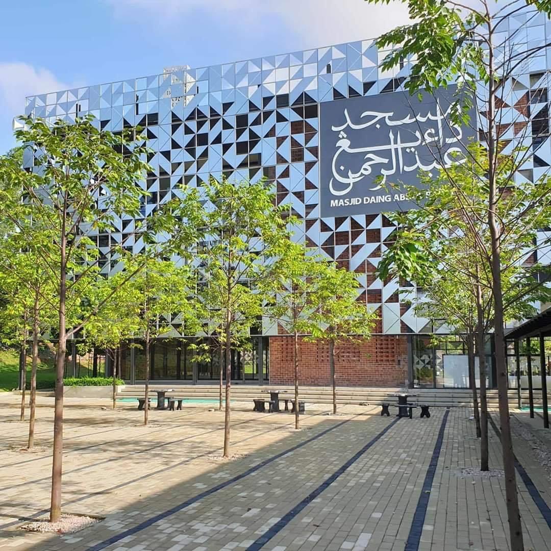 SenawangTV's tweet photo. Modern betul design Masjid di Johor ni.

📍Masjid Daing Abdul Rahman, Nusa Idaman, Iskandar Puteri Johor https://t.co/Yseg3WfoOL