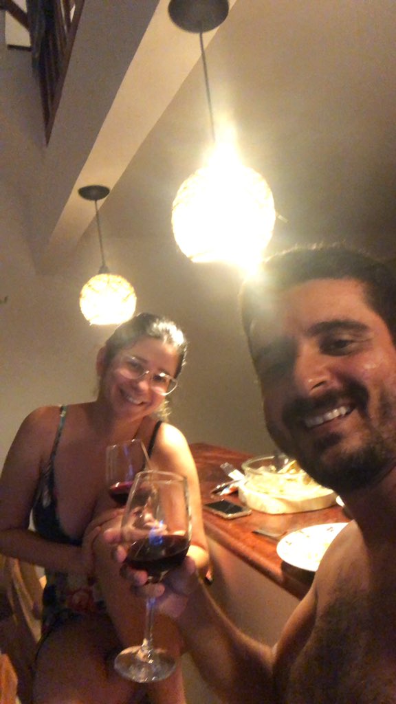 thiago_amarante's tweet photo. Um alô aqui pra Camocim no Ceará :) Amanda &amp; Thiago #LiveBeM https://t.co/yiK87fFH9s