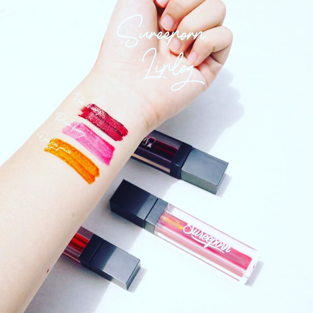 OSremunta's tweet photo. How to perfect lip 💄
ทาลิปลอกยังไง ถึงลอกง่ายได้สีปากชัด ❓

💁🏼‍♀️ ก่อนทาลิปลอก ต้องทาลิปบาล์มก่อนทุกครั้ง 
หลังจากนั้นทาลิปลอกหนาๆ 3-5 รอบ 
ปล่อยให้แห้ง 5-10 นาที ลองแตะๆดู ถ้าแห้งแล้ว ลิปไม่ติดมือ 
ให้เม้มปาก บดนิดๆแล้วลอกออกได้เลย
ง่ายๆแค่นี้ ลิปก็ลอกง่าย ได้สีปากสวยชัดแล้วค๊าา https://t.co/fRyN7VarXL