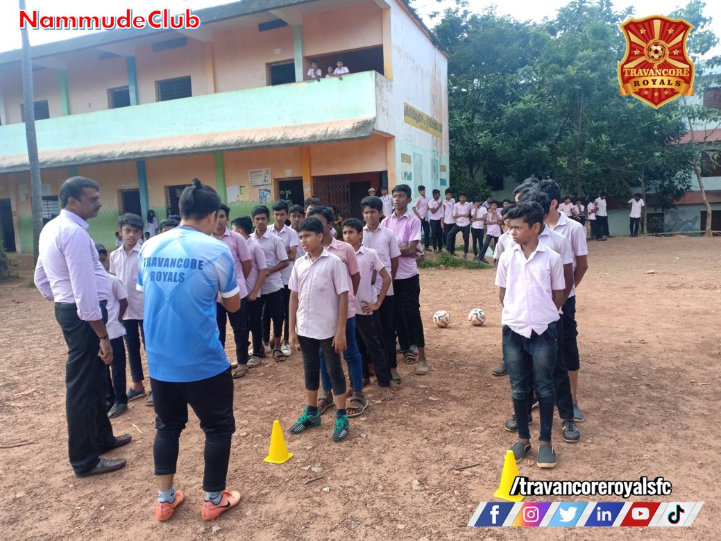 travancoreroyls's tweet photo. A moment from our Rural football project at Govt. VHS School, Alamcode, Attingal.
#Community #football #ruralproject #india #indianfootball #School #SchoolFootball #TravancoreRoyals #NammudeClub #Trivandrum https://t.co/75iTadmlzl