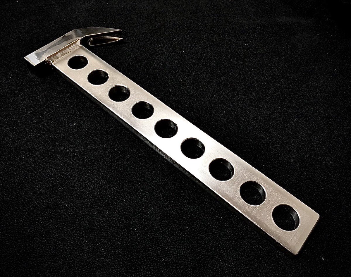 NAGURI_STAGE's tweet photo. All TITANIUM NAGURI
完成しました。全長300mm、握り幅40mm
#ナグリ #なぐり #玄能 #玄翁 #ハンマー #舞台屋玄能 #舞台大道具 https://t.co/vc7KZ1UUy4