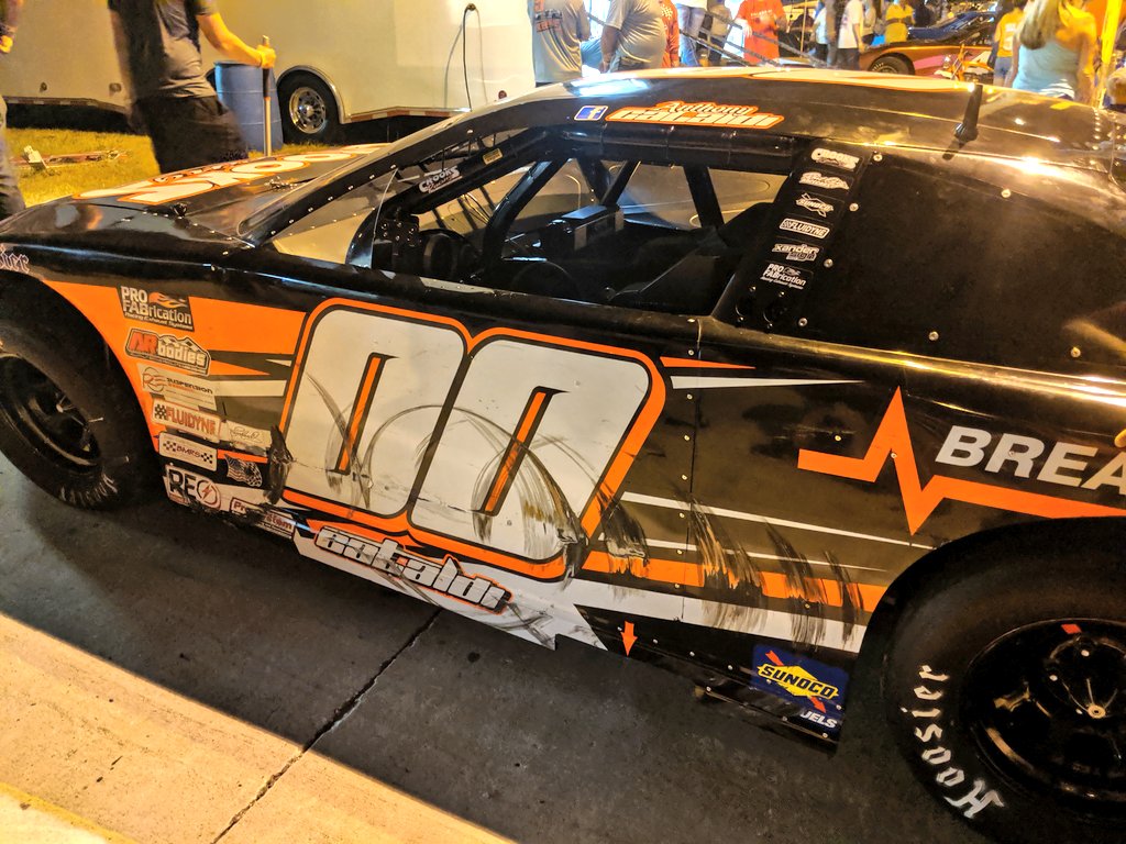 AllickJorgensen's tweet photo. Definitely became an Anthony Cataldi fan after tonight. Got ran dirty all night showed the bumper on the last lap while going for the lead and didn't wreck anyone. Hell of a race. https://t.co/jwtZZ7keuO