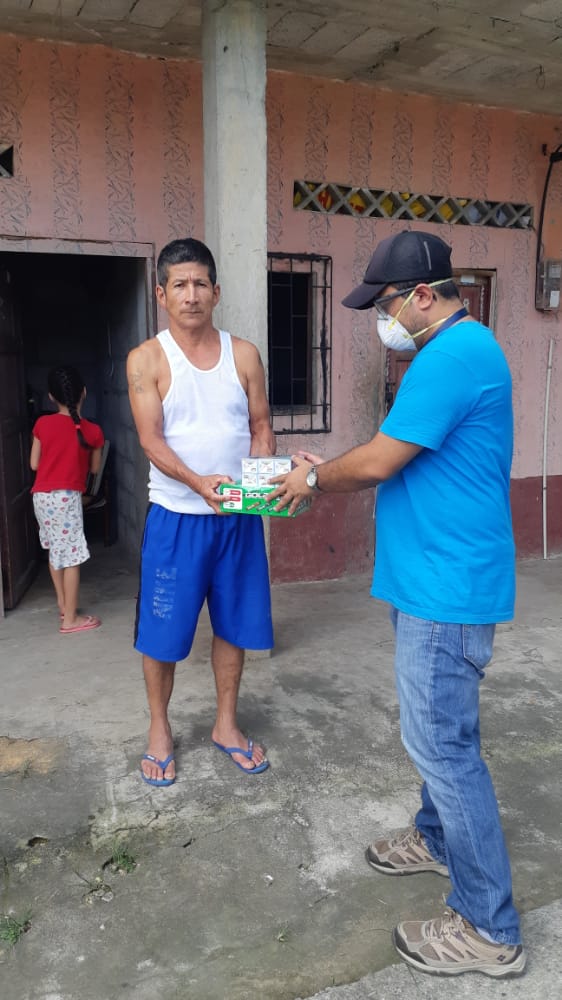 PabloGrandaD1's tweet photo. Gracias a la fundación @kahre_org y el apoyo de @KarlaMoralesR por las donaciones que con agrado han recibido personas de nuestra Provincia de #ElOro https://t.co/yDfWDd7KJ5