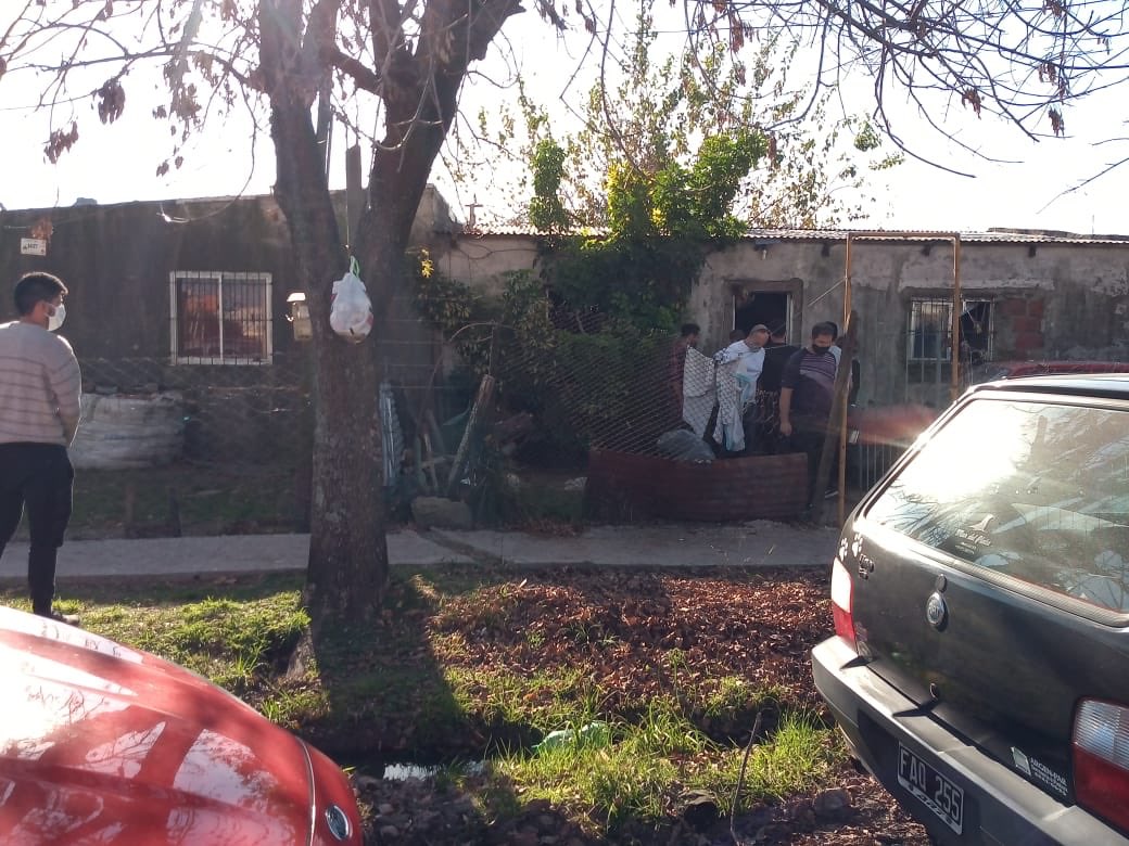 NicoMellino's tweet photo. Hoy, la Comisión Directiva de la Soc de Fomento José Hernández realizó colecta d donaciones que luego entregó a comedores y vecinxs d Ezpeleta.

La solidaridad de los clubes d barrio!

Pilar fundamental en la construcción 
de una sociedad más justa y con igualdad de oportunidades https://t.co/YAmasqn1BH