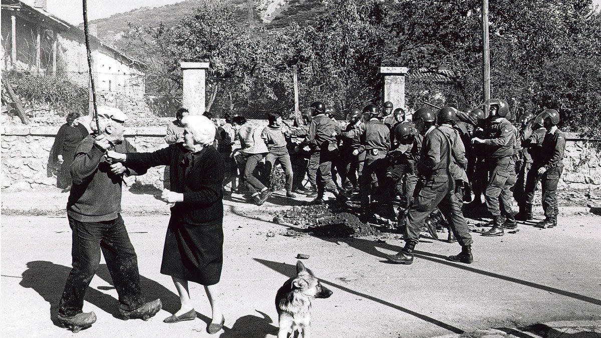 Helios_EM's tweet image. Riaño (León), 1987. Resistencia contra los desalojos por la construcción del pantano
