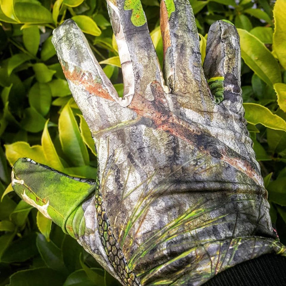 RootOneSix's tweet photo. Huge #ShoutOut to @GAMEHIDE today. Once they learned that our gloves were coming apart they immediately sent us a replacement pair of #Elimitick gloves. Can't wait to get some use out of these #HuntingIsLife #RootOneSix #OffRoad #Fishing #Hunting #Outdoors #Conservation #LiveFree https://t.co/LCaVA8Fc4J