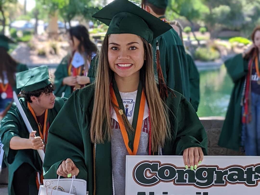2020 Biomed got GRIT? Senior award goes to <a href="/absteerey/">princess kiwi</a> Chosen by her peers. Congratulations!!🧡💚