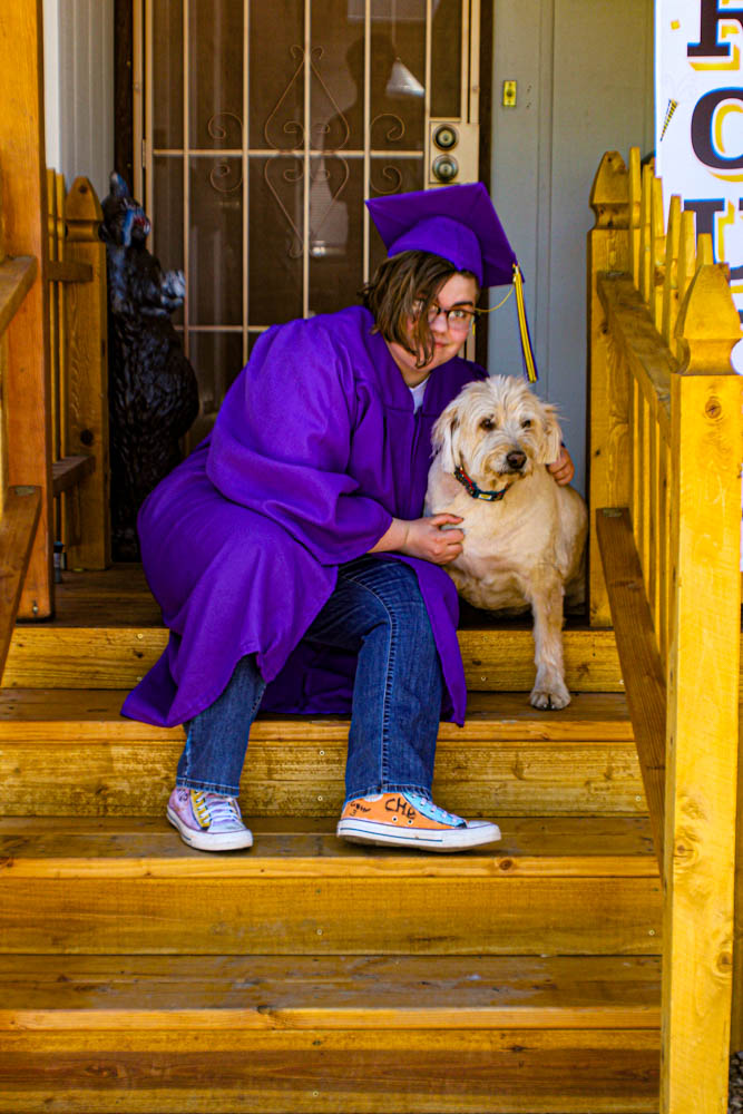MakMon14's tweet photo. I got to walk today ans after my mom @MAMontemayor and my dad took photos, thread time. https://t.co/wkBm7ORiIU