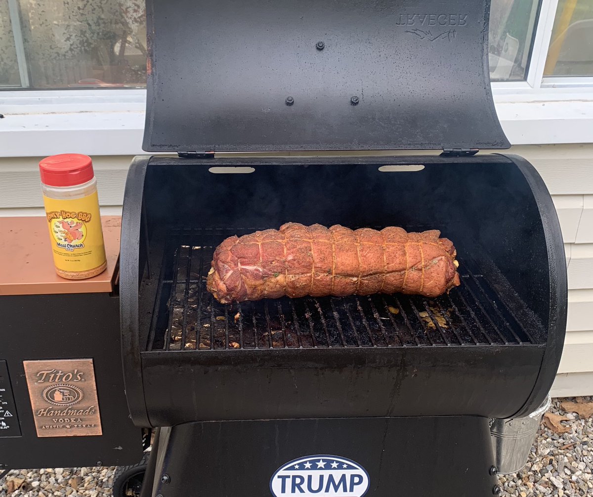 FairfieldBillin's tweet photo. Lets try this again haha, Stuffed pork tenderloin(courtesy of Arian and Enzo #EnzosPizza&Deli FFLD CT)seasoned with @MeatChurch Honey Hog on the custom @TraegerGrills #TraegerDay #traegerday2020 🇺🇸 https://t.co/uH1Q3iWbSG