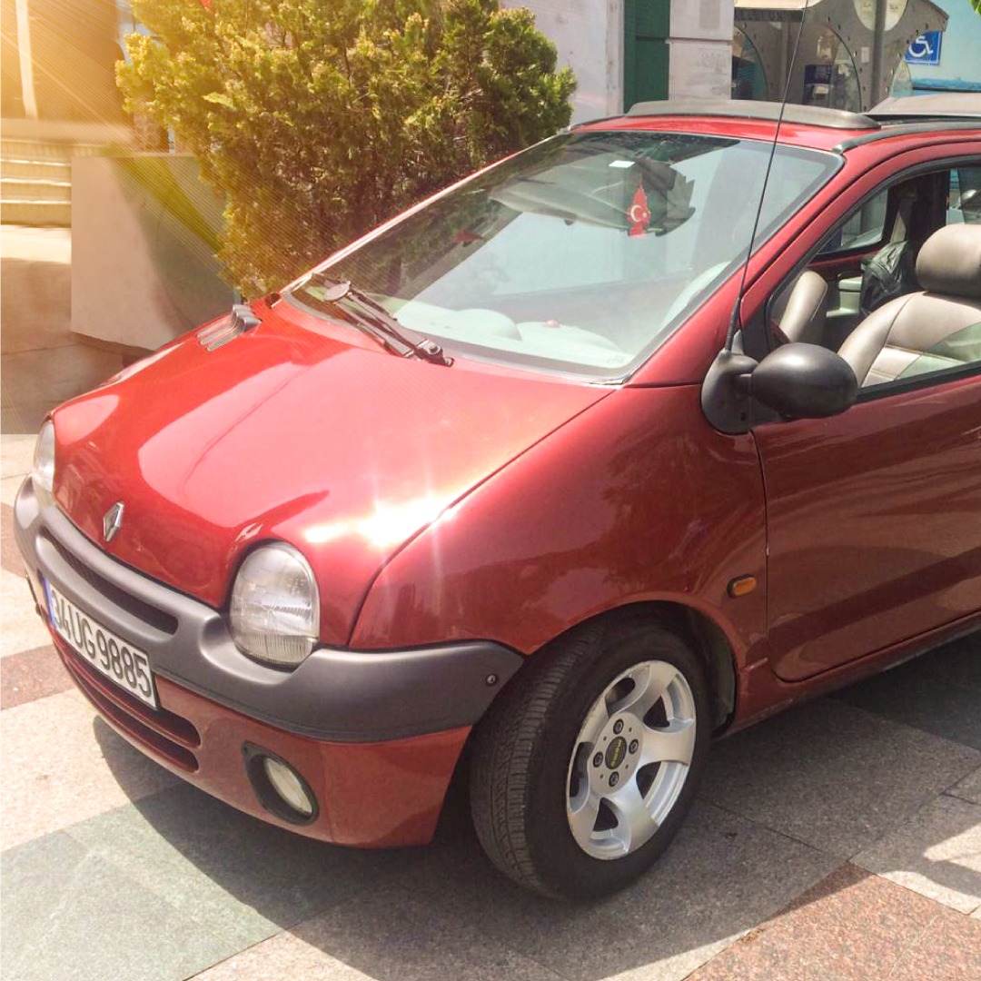twingoriderscl1's tweet photo. TRC Cars “Çiçek Abbas” #twingoridersclub #trc #twingo #renaulttwingo https://t.co/ycuTZSgWby