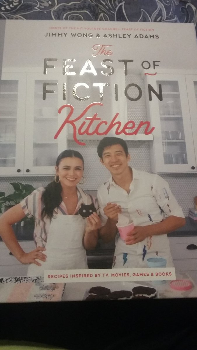 TVaria_Peace's tweet photo. Just got my cookbook with recipes from @FeastOfFiction...with autographs included. Can't wait to start nerding out with these recipes. Lol Especially with a family full of nerds. https://t.co/rW6ueXBBFI