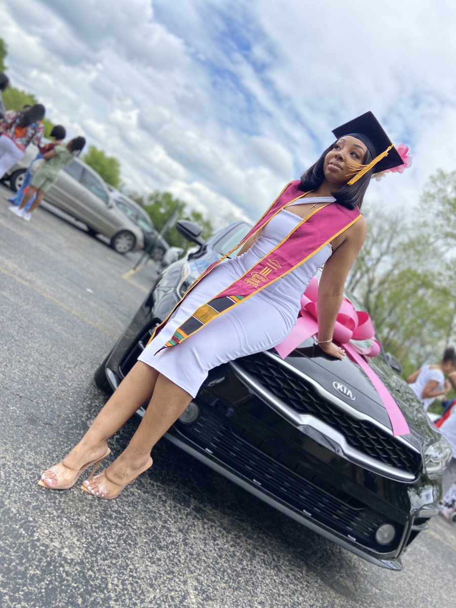 TayHey__'s tweet photo. “You ain’t seen nothing yet, the best is yet to come”

There were some days I never thought I would make it.... BUT GOD. I love you Central!!!! Thank you for every opportunity and battle that has molded me into the woman I am. This is what happens when you let go and let God🙏🏾 https://t.co/Uizmrdz13I