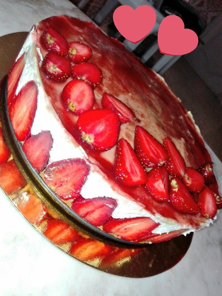 ShamsBenCheikh's tweet photo. #fraisier ❤🍓 https://t.co/gR6jjL78gp