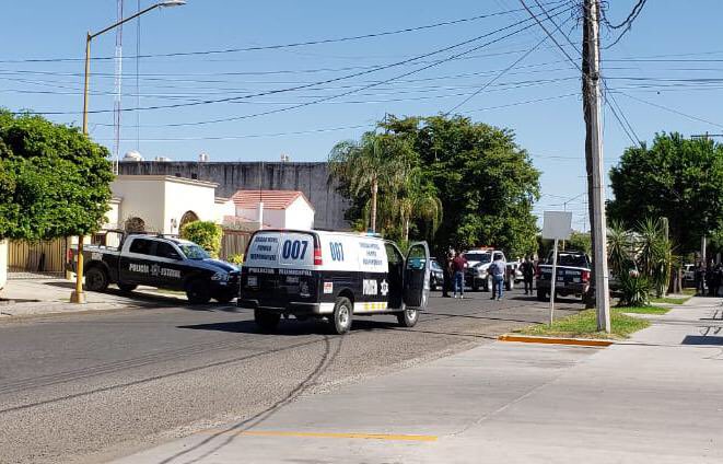 Jorge Armenta, propietario de la empresa Medios Obson y al menos otra persona más fueron asesinados a tiros esta tarde en el Centro de Ciudad Obregón.