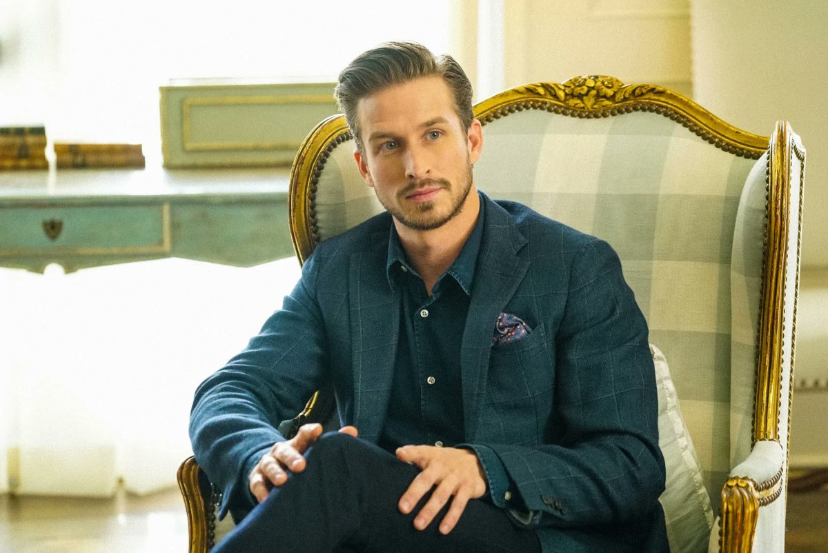 HuberDynasty's tweet photo. #DynastyComingOnNetflix that means we are about to be blessed with LIAM RIDLEY CONTENT FULL HD https://t.co/GykafrmmAO