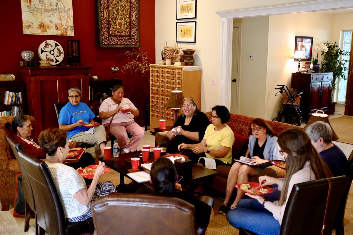 indianz's tweet photo. The Auntie Project: Native Women of Service has launched a new initiative—the Navajo Nation #COVID19 Family Relief Effort.
👩👧👧https://t.co/kehN3qGIvg
#Coronavirus #NativeAunties @NNPrezNez @NNVP_Lizer https://t.co/NfJj8MwIMP