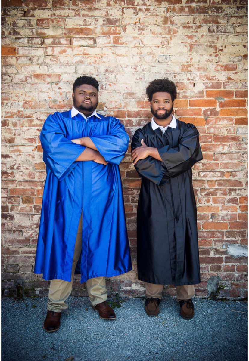 DrJeffGiovanni's tweet photo. Blessings abound in the Flanigan Family! 3 Graduates/3 different colleges! Emirra @UArkansas Jaden @ArkansasState &amp; Jordan @thelanecollege Covid-19 can't stop them!!! May God continue to bless them in all their endeavors! @FlaniganJaden @JordanFlanigan1 @korillene
#ProudFather https://t.co/YBqMCP8WV6