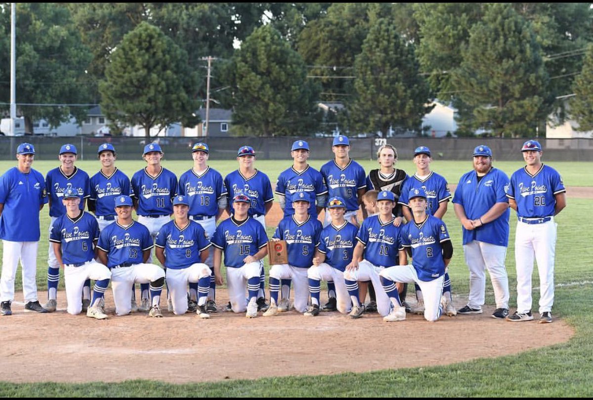 JakRedman2's tweet photo. Happy to congratulate the seniors in this group on their graduation from their respective schools. Thank you so much for welcoming Josh, Tots, and I into the GI baseball world with a successful and fun summer. Couldn’t ask for a better group to do it with. #RollPointers https://t.co/Lt9NusM1Lv
