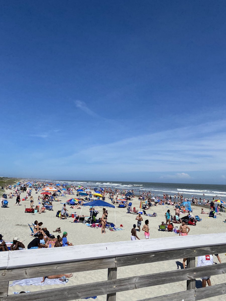VHansenSCRadio's tweet photo. Hearing there’s an emergency council meeting tonight for Isle of Palms. Hmmm. Wonder what they’re going to talk about. https://t.co/6NevJkmQd9