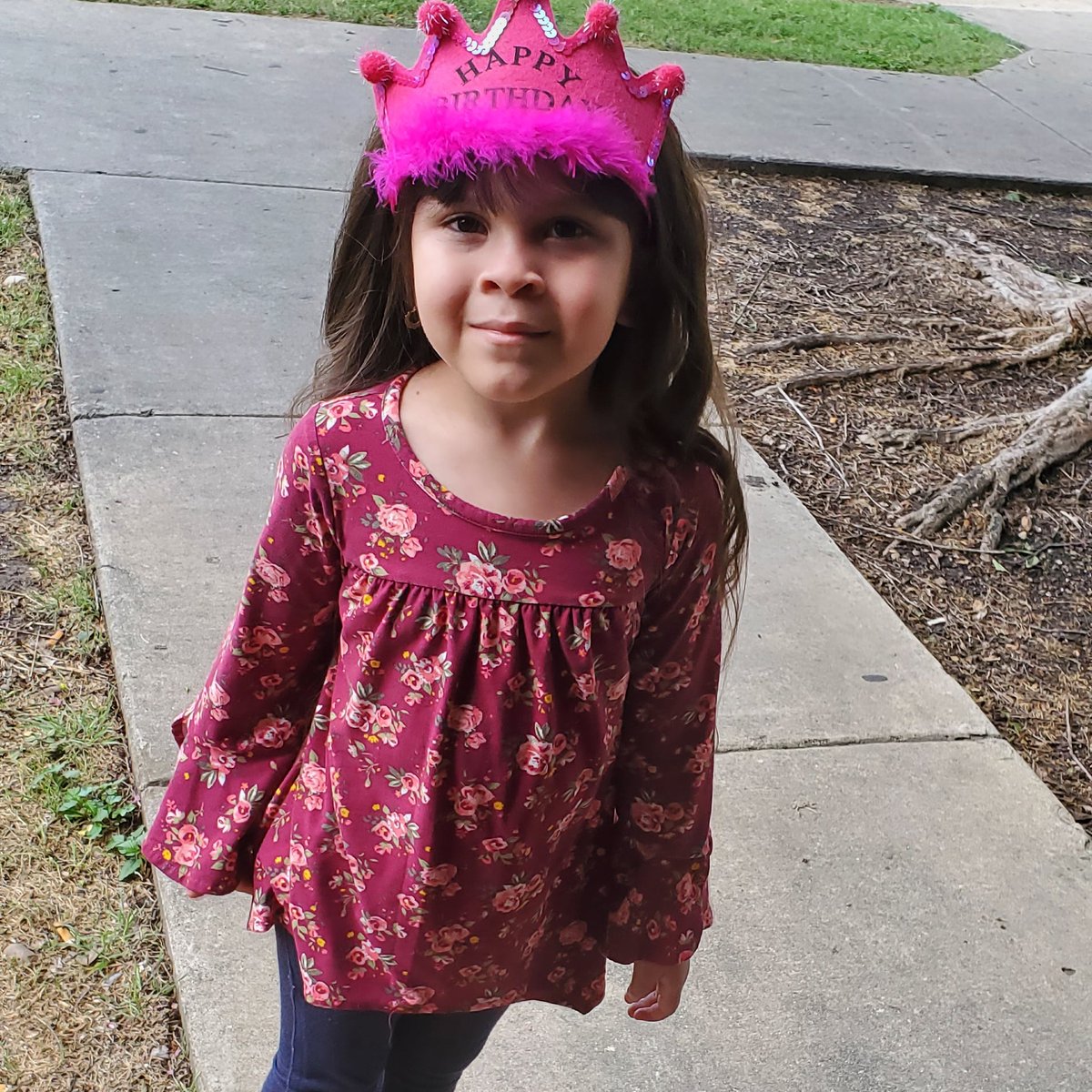 keeblercholo39's tweet image. Still celebrating her birthday  #bdayweek fuck yes im raising a diva and IDGAF 😁🤣🤣