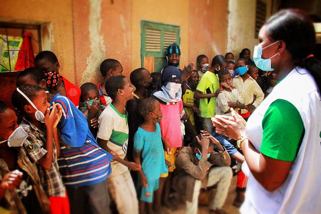 Fallmaryy's tweet photo. En Images 📸| la journée de désinfection et de sensibilisation de #RevoCAPP à la commune de Biscuiterie Cité Bissap....
bravo @MariemeSoda_SN ❤️🙏🏿
#Kebetu #Covid19 #REVOCAP https://t.co/Oo9OjEyhzZ