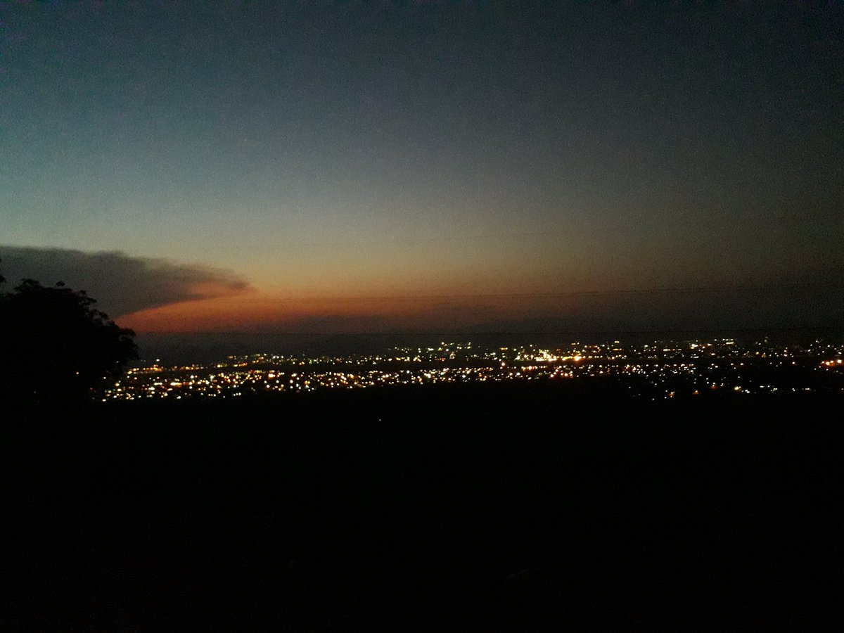 Mimita1512's tweet photo. #Barquisimeto .... Anochecer... vista desde mi terraza en El Manzano 🤩 https://t.co/iP9tCUgyzP