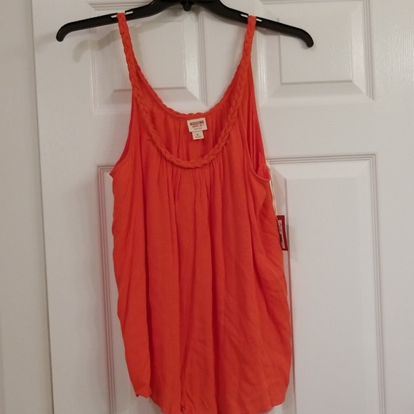 ShavonCripps's tweet photo. So good I had to share! Check out all the items I'm loving on @Poshmarkapp #poshmark #fashion #style #shopmycloset #mossimosupplyco #twolips: https://t.co/fVdkIfQgAb https://t.co/4SCZLYMx2i