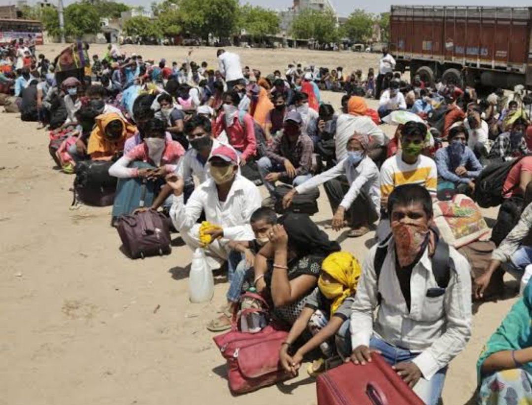 (15/n)Ths r ppl who were recordedUnreported number is larger Ppl r hungry,confused,stradrd, betrayed by INDIAMisery is REAL Remember,THESE PPL BUILD OUR NATION They r helpers,artisans, carpenter,painters,Mason,welders,factory workers,etc #sad #migrants  #WakeUpIndia