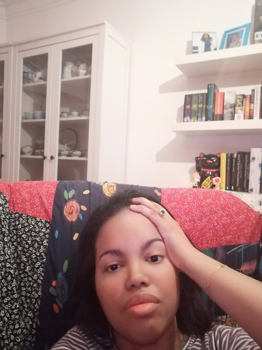 TeresaFortesLuz's tweet photo. I'm bored. #QuarantineLife #isolationselfie #selfie #SaturdayMood https://t.co/iQlIhC5HQf